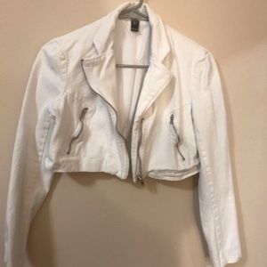 Cropped Spring Wear White fashion denim jacket with zipper on front & sleeves